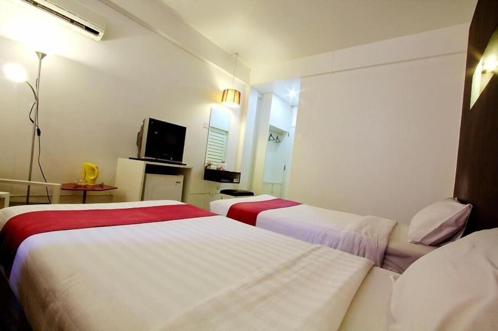 The Ratchathani Hotel Ubon Ratchathani Bagian luar foto