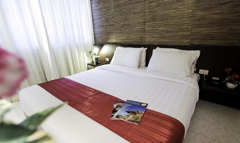The Ratchathani Hotel Ubon Ratchathani Bagian luar foto