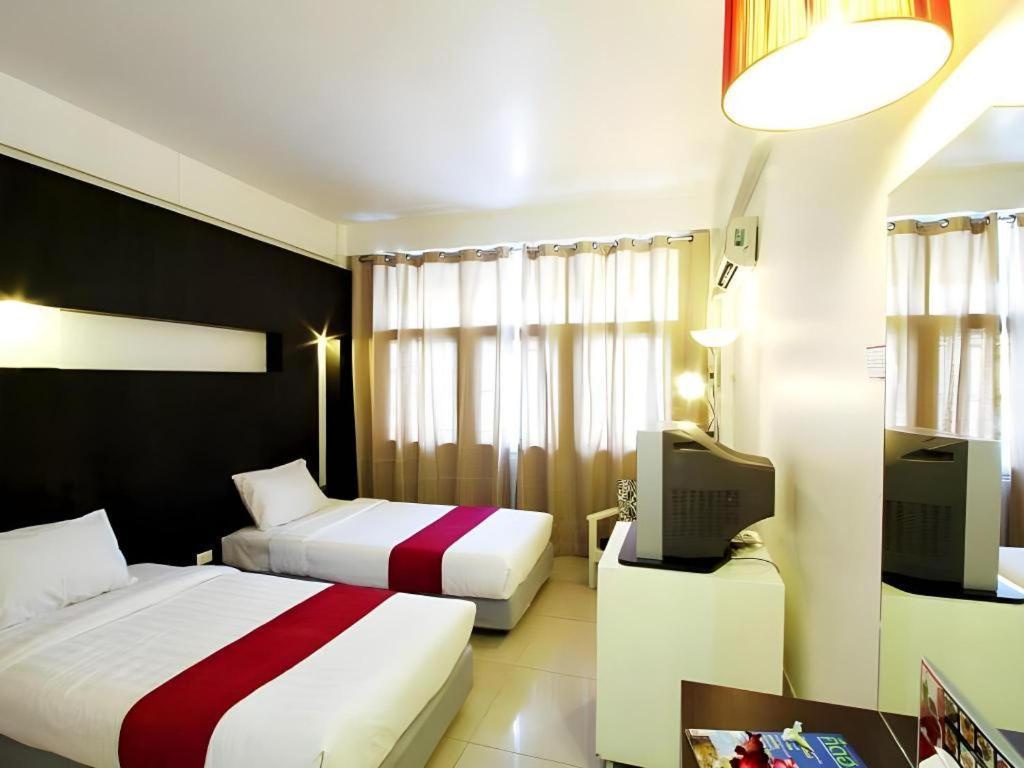The Ratchathani Hotel Ubon Ratchathani Bagian luar foto