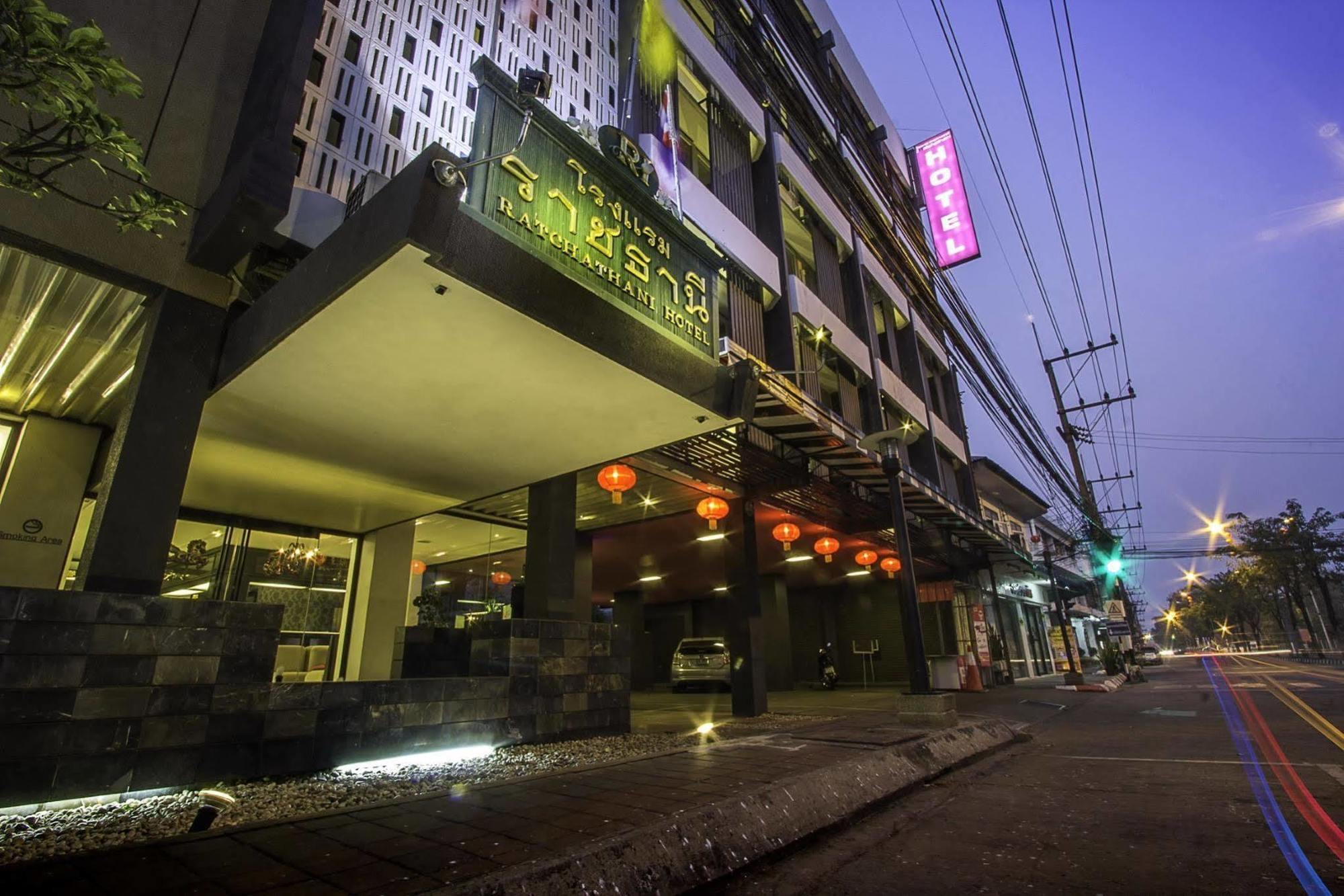 The Ratchathani Hotel Ubon Ratchathani Bagian luar foto