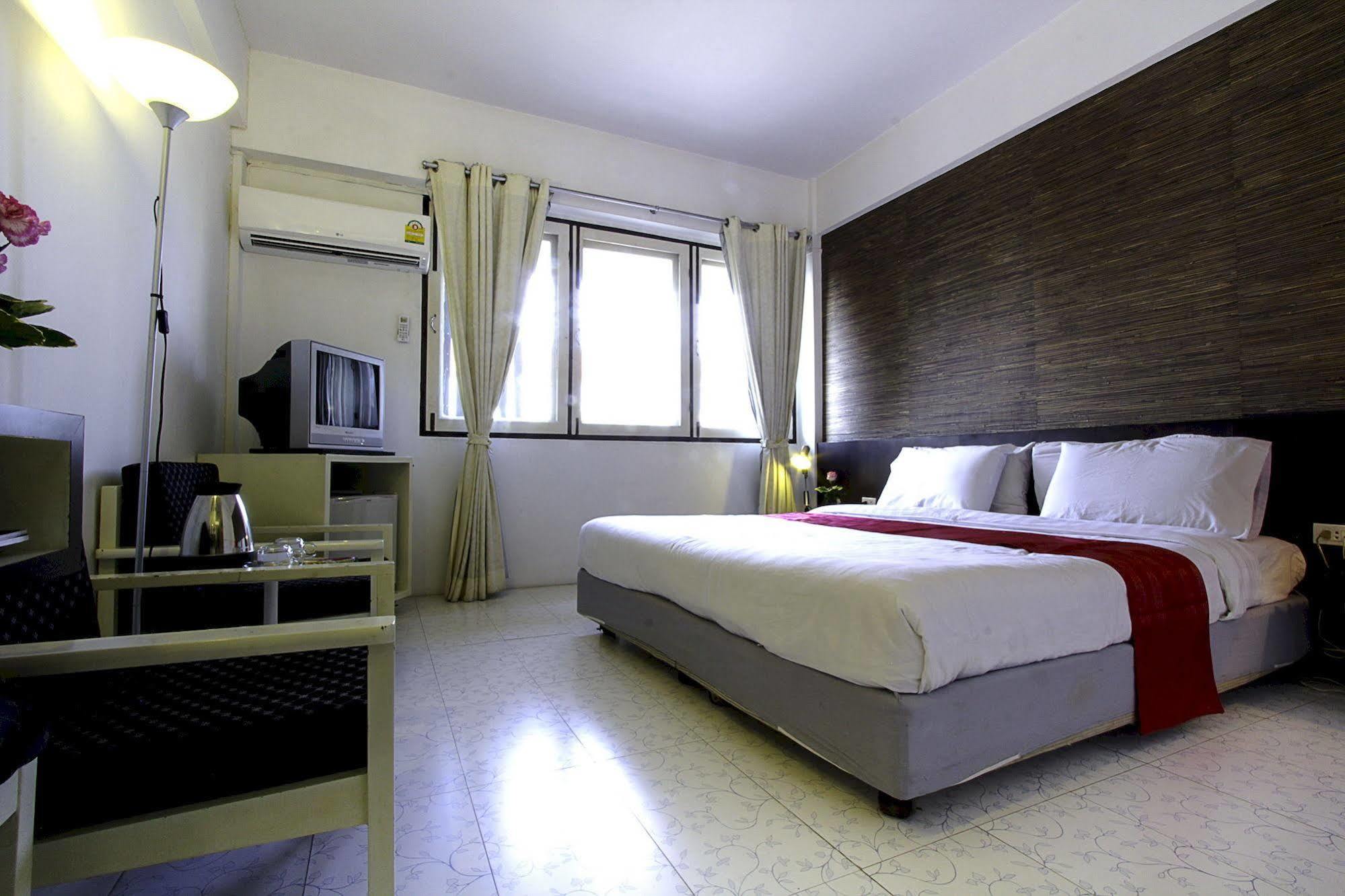 The Ratchathani Hotel Ubon Ratchathani Bagian luar foto